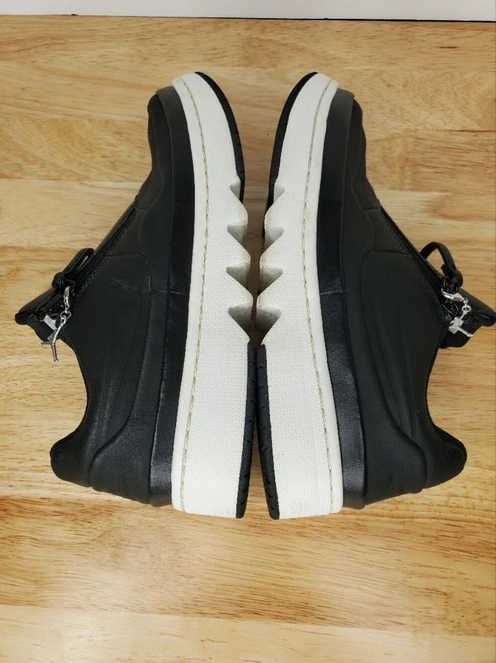 Nike Air Jordan 1 Jester XX Low Black Sail Womens Size 8 AV4050-001
